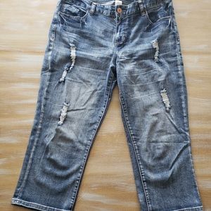 Maurices distressed capris